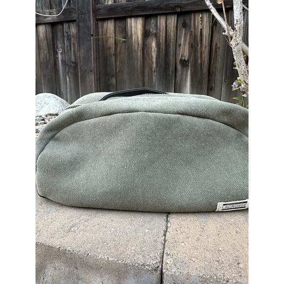 Lacrosse Shave Kit Travel Bathroom Make up Grooming - Olive Green/ Khaki - Picture 3 of 12